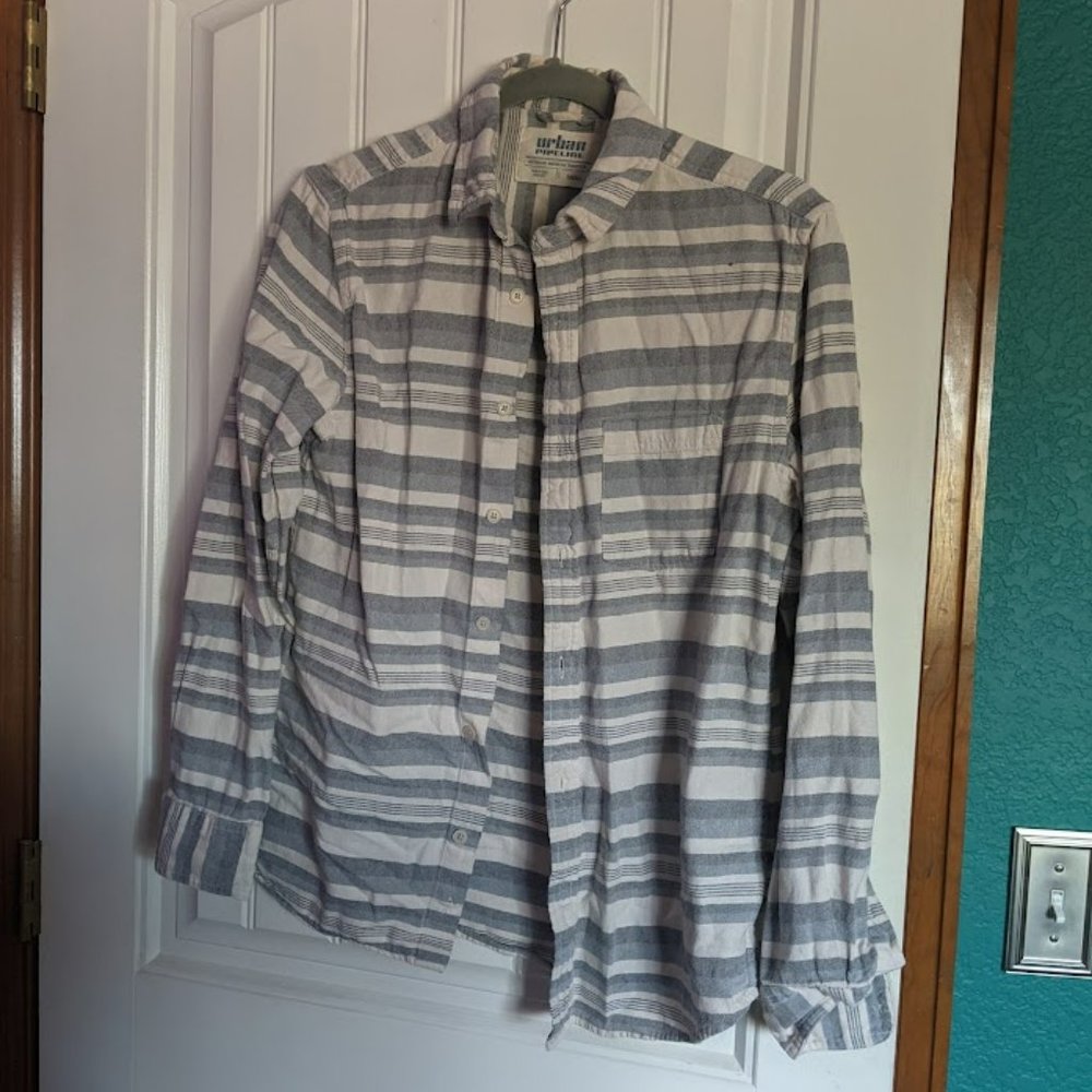 Men's small urban pipeline long sleeved button-down shirt